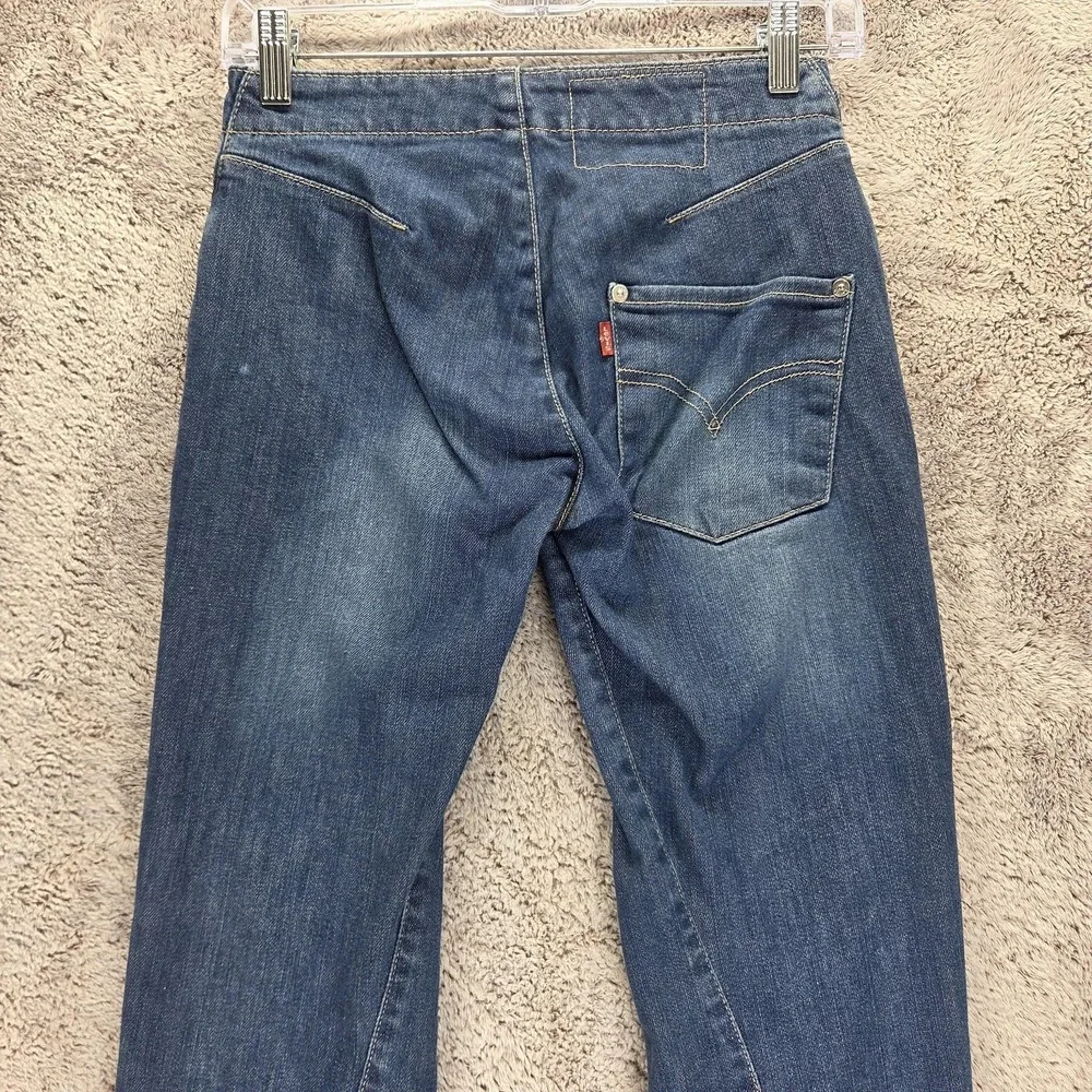 Vintage Levis Engineered Jeans Mens Blue Twisted Zip Fly Medium Wash Fits 26x28